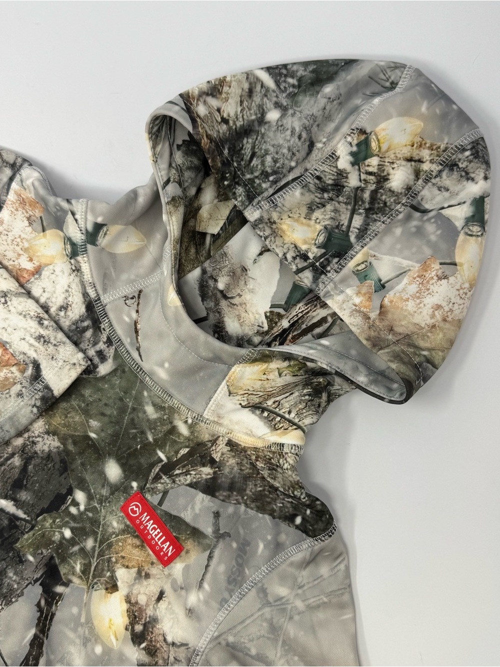 Magellan Outdoors Boys Medium Classic Fit Camo Fleece Christmas Lights Hoodie - Picture 3 of 6